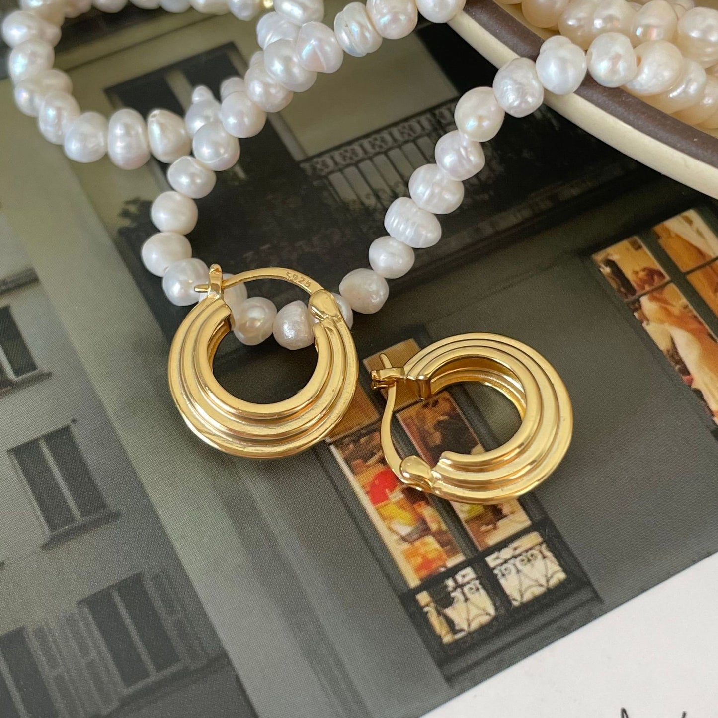 Pendientes Minimalistas con Forma de Letra de Plata de Ley 925 con Acabado Chapado para Mujer