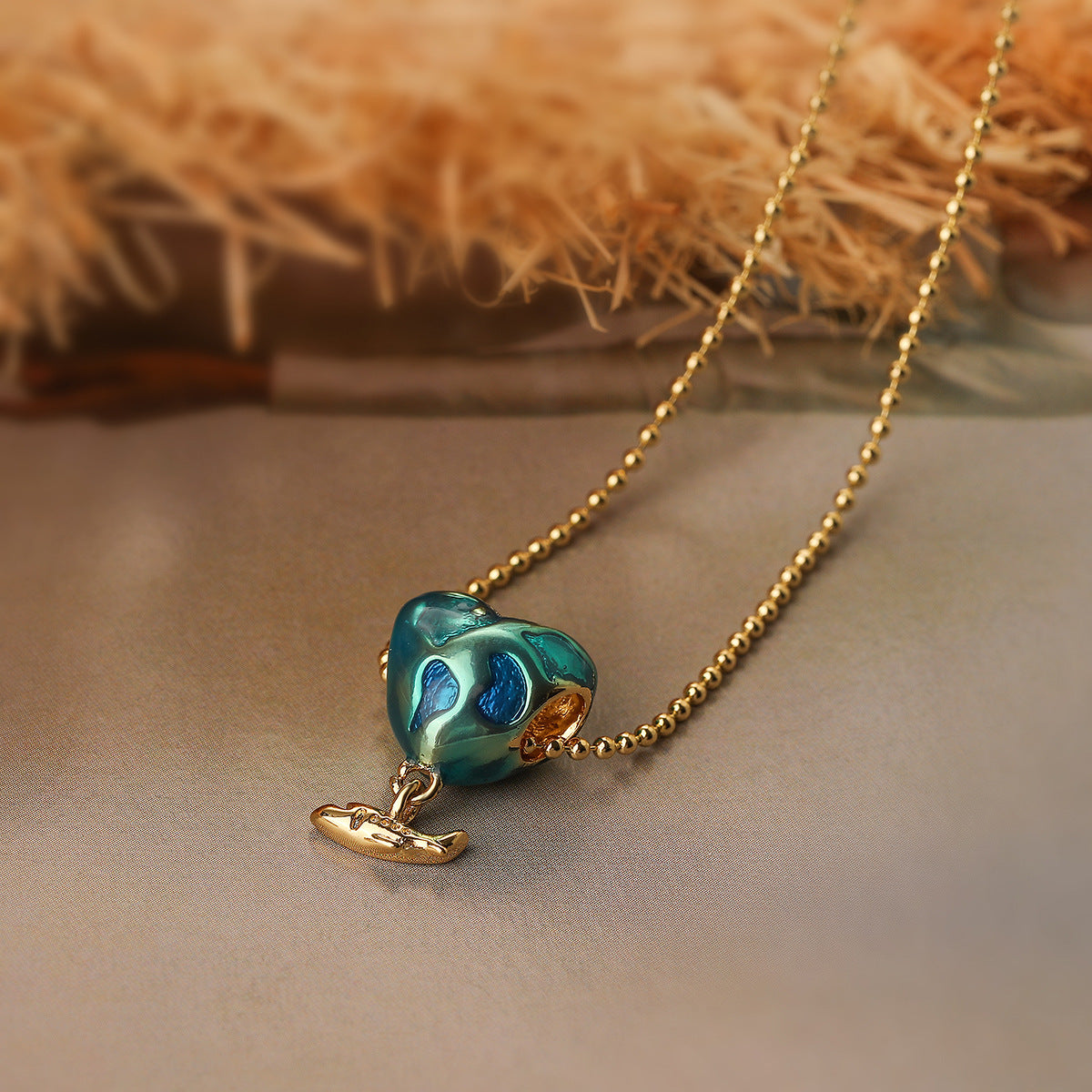 Minimalist Heart-Shaped Copper Pendant Necklace with Gold Plating and Enamel Finish for Women