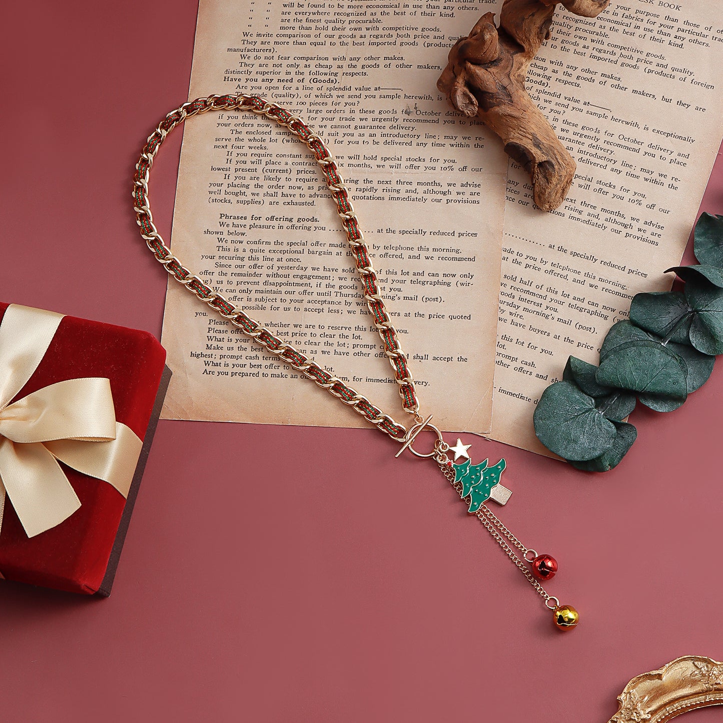 Collana con pendente a campana di Natale da donna in lega con design geometrico e animale del cartone animato, placcata in rodio, gioiello festivo minimalista