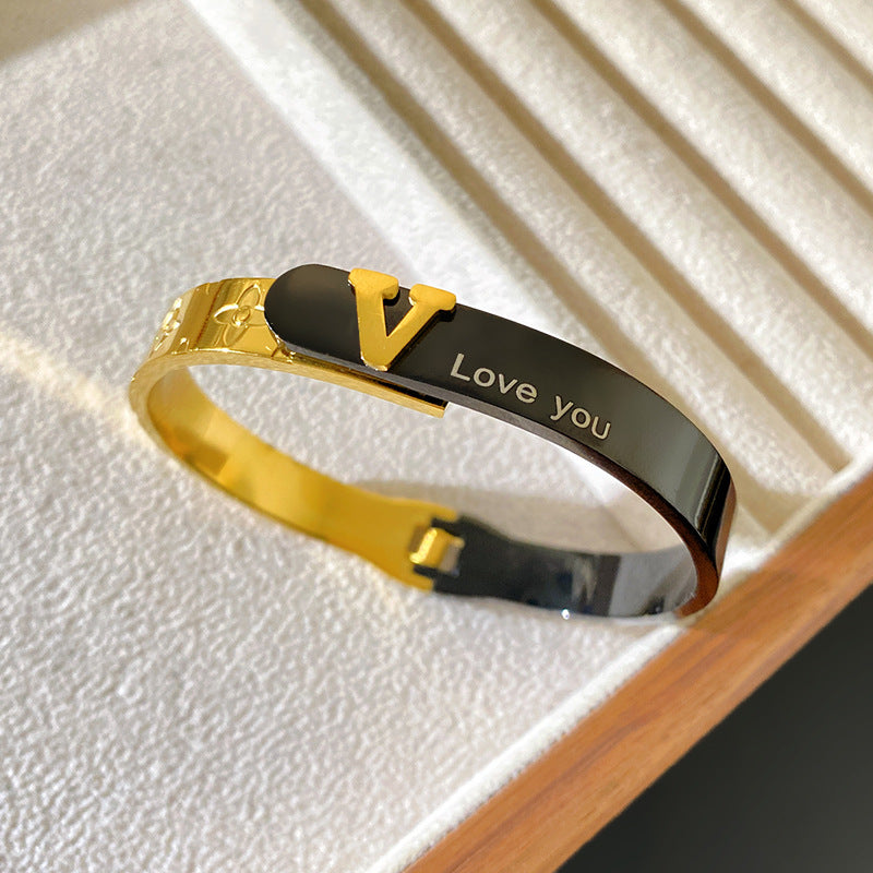 Luxury Letter V Monogram Leather Titanium Steel Bracelet with Single Row Rhinestones for Women