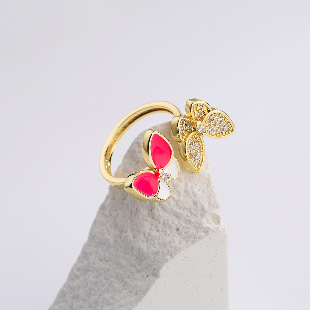 Anello Minimalista a Forma di Farfalla in Rame Placcato Oro 18K con Accenti di Zirconi Micro-Pave per Donna