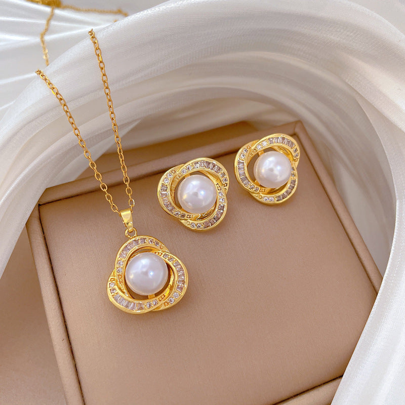 Collana pendente nido vuoto in stile fumetto per donna con perle e strass su catena in acciaio inossidabile