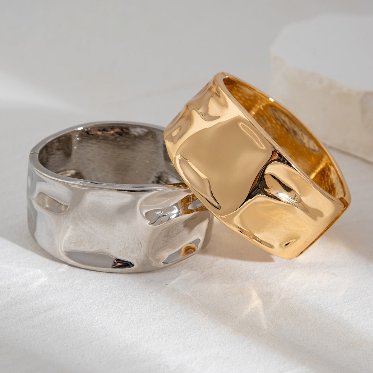 Minimalist Elegant Floral Plated Alloy Liquid Lava Wrinkle Wide Spring Cuff Bracelet