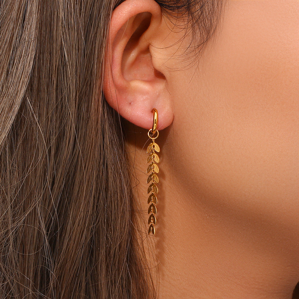Minimalist Fashion Ear Cuffs with Geometric Leaf Shape Stainless Steel Earrings with 18K Gold Plating and Fish Tail Chain