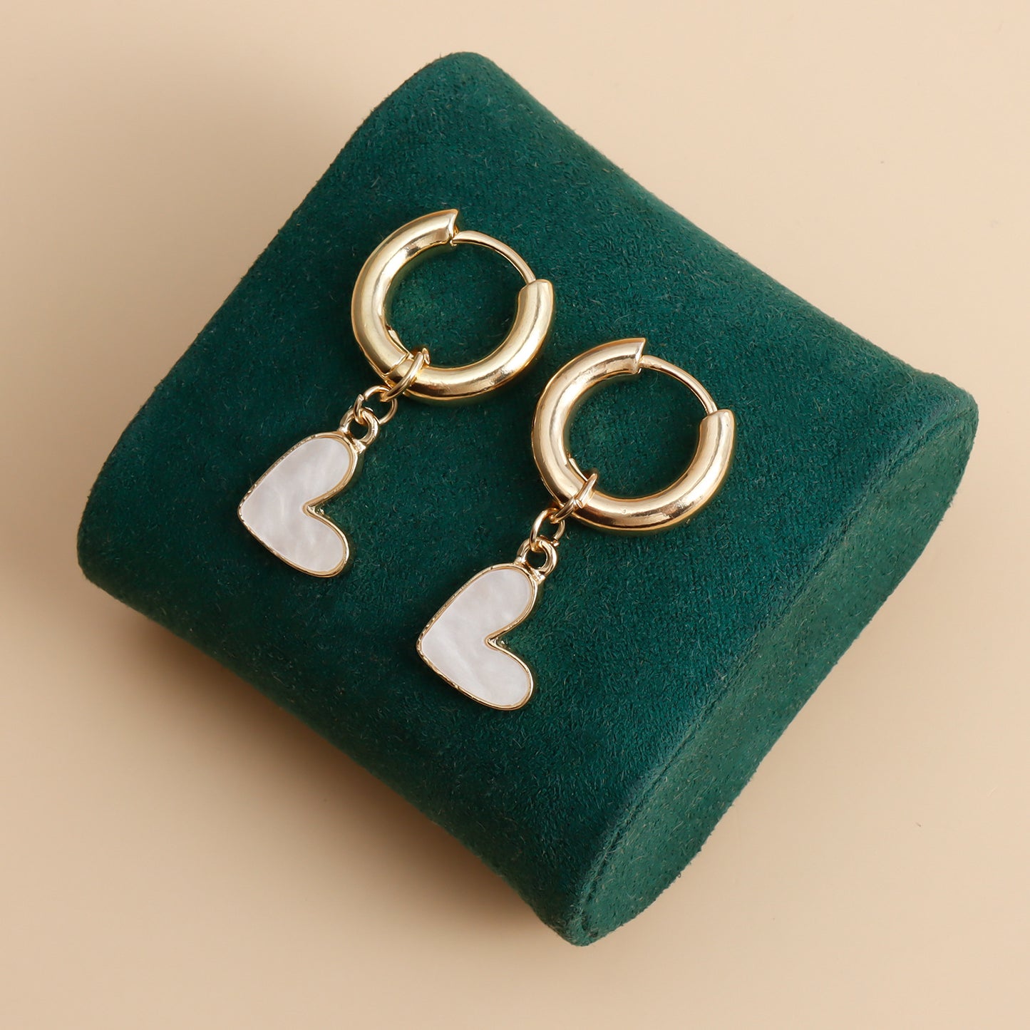 Minimalist Geometric Heart-Shaped Mother-of-Pearl Pendant Hoop Earrings for Women with Plated Metal Finish