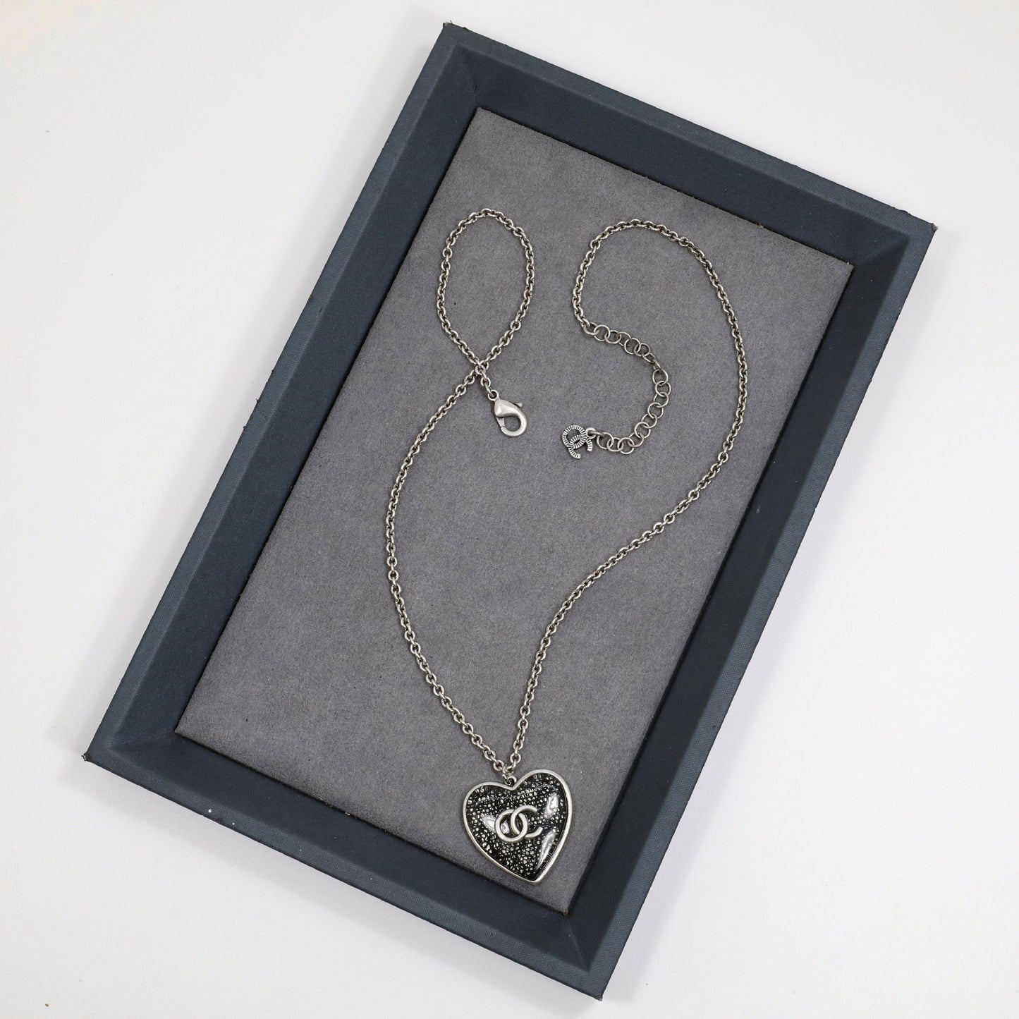 Vintage Heart Acrylic Brass Gold Plated Pendant Necklace Cable Chain for Women