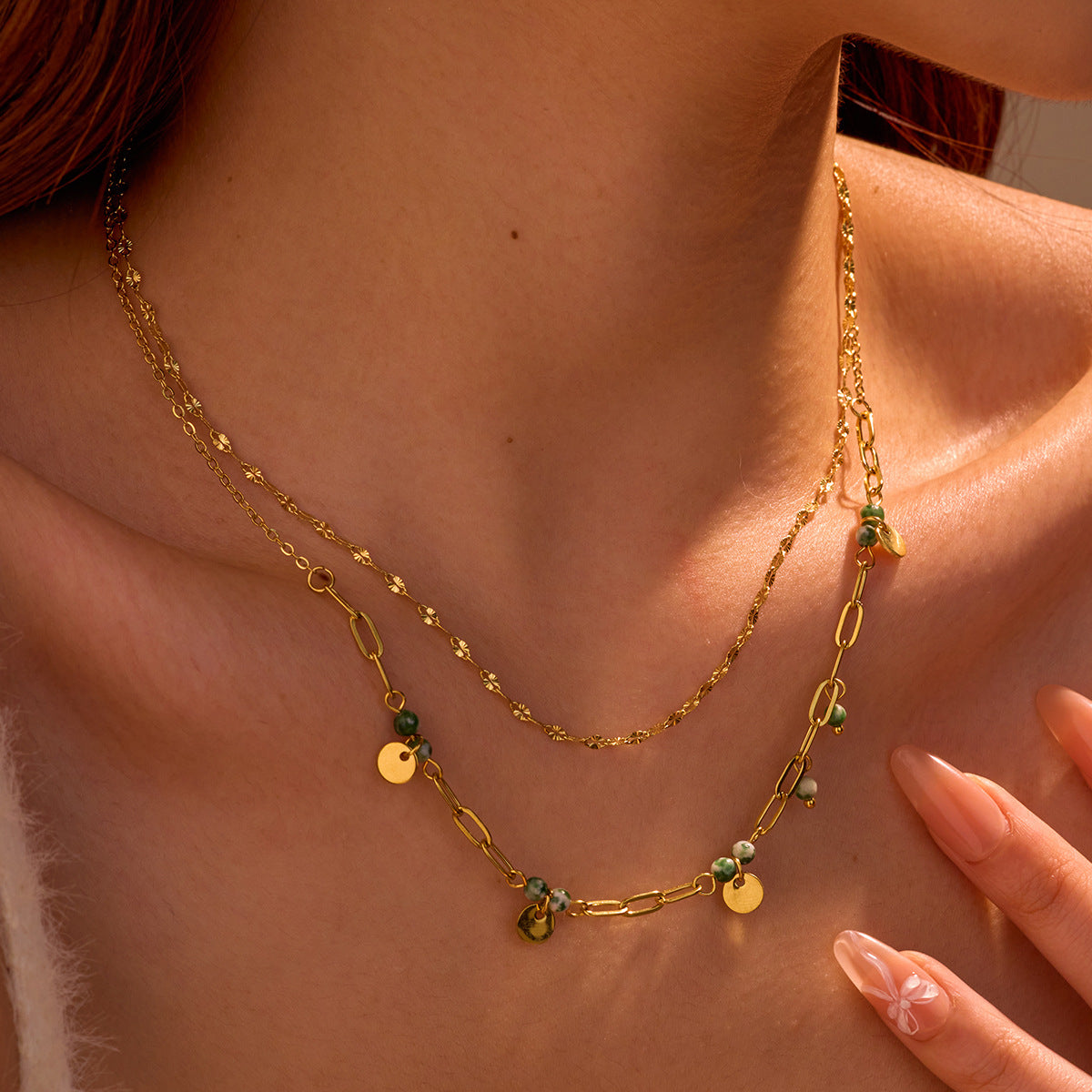 Collar colgante minimalista de acero inoxidable de doble capa para mujer con detalles de piedra natural y acabado chapado