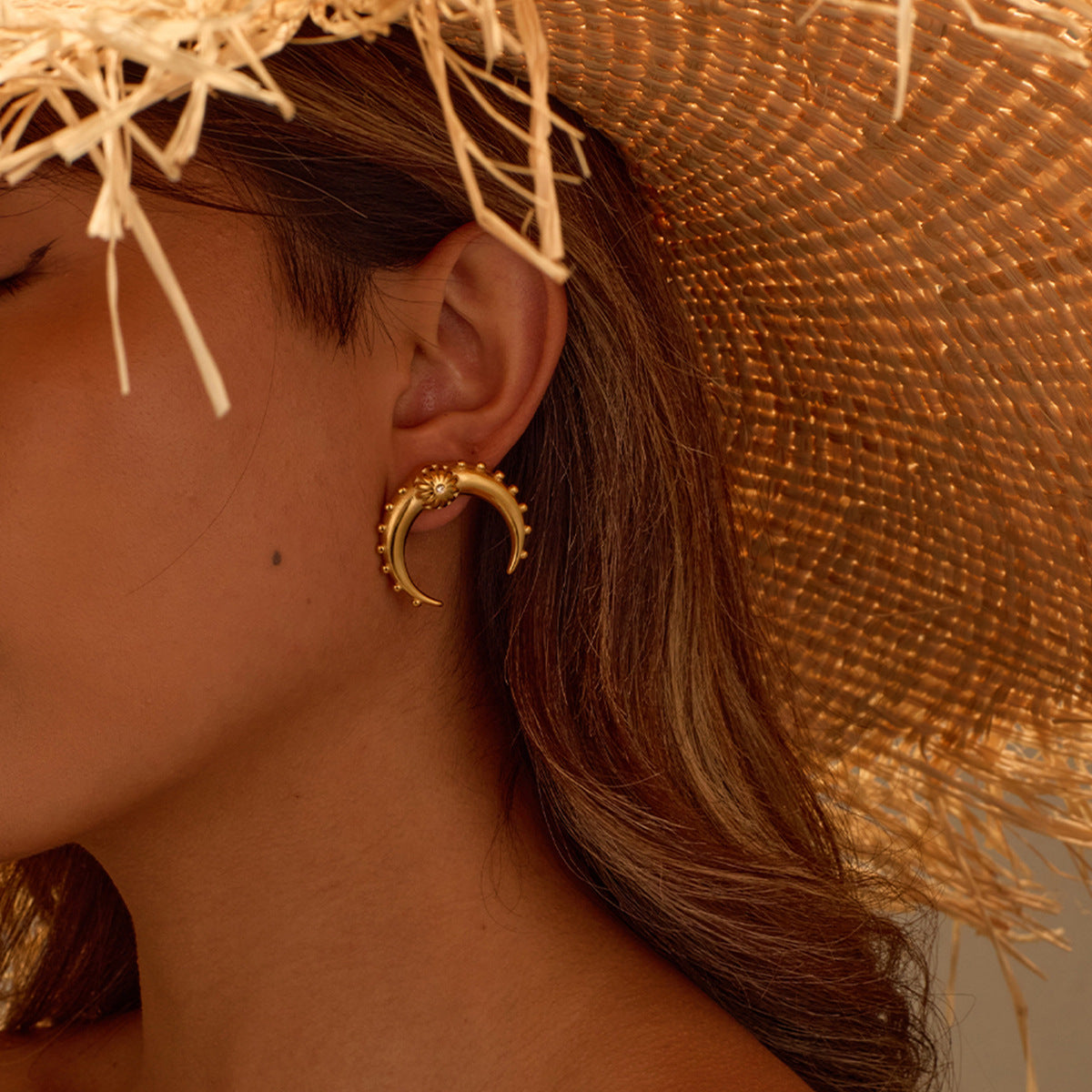 Orecchini da donna minimalisti in acciaio inossidabile a forma di luna e corno, placcati oro 18K