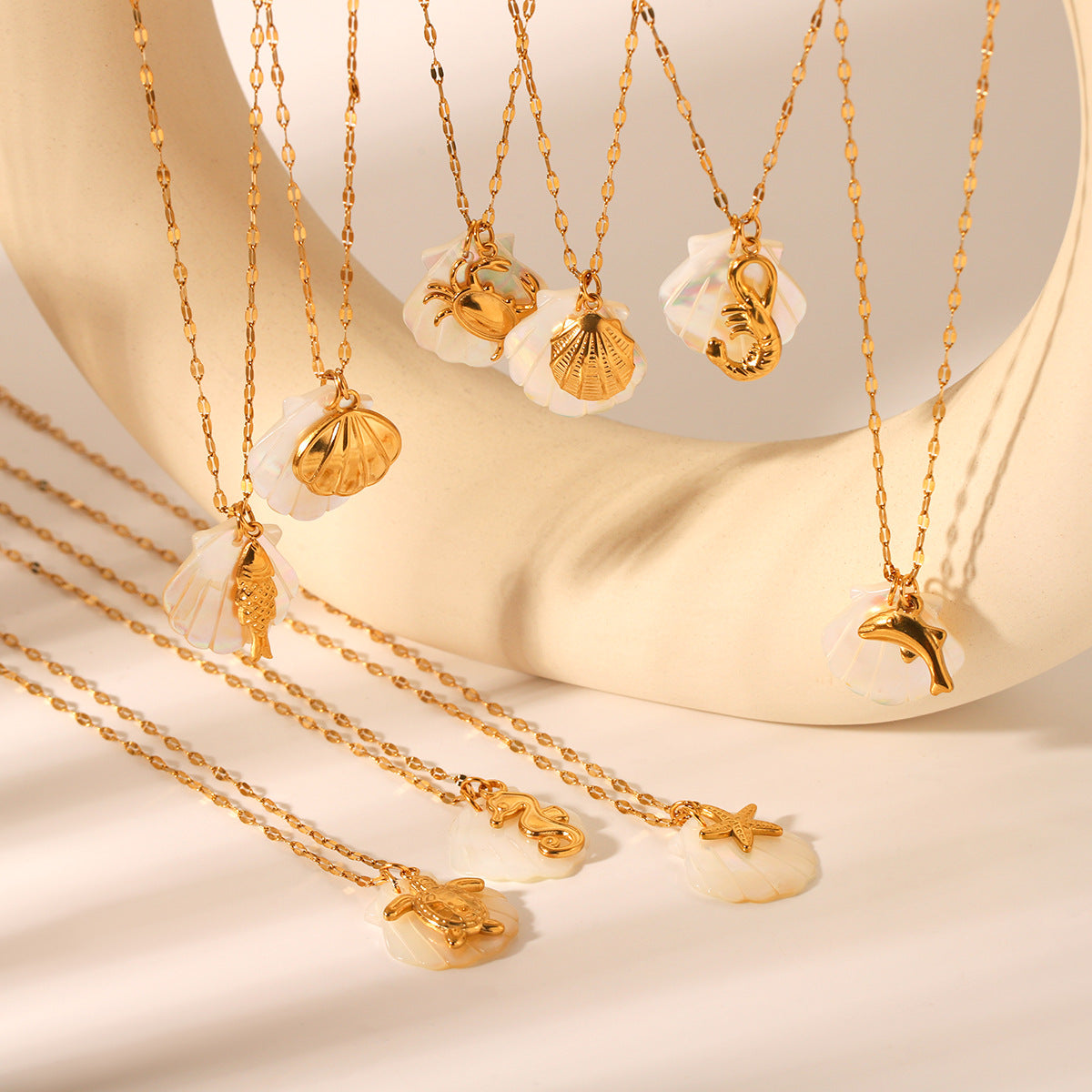 Collana da donna con ciondolo a stella marina, cavalluccio marino e conchiglia in acciaio inossidabile placcato oro 18 carati stile Ins