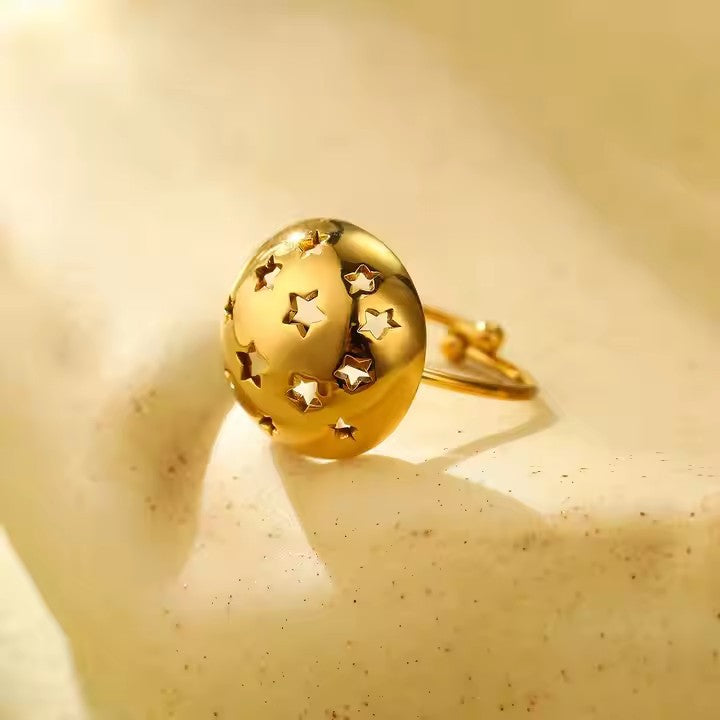 Anello da donna in acciaio inossidabile a stella cava geometrica minimalista con finitura placcata
