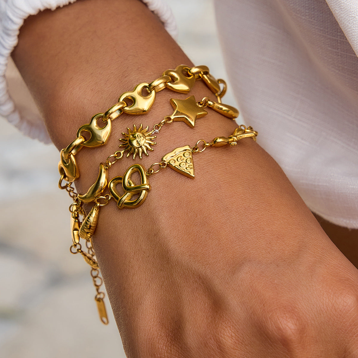 Bracciale Minimalista a Cuore in Acciaio Inossidabile con Finitura Placcata per Donna, Gioielli di Lusso Leggeri