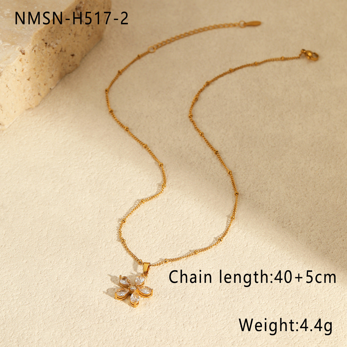 Elegante Collar Minimalista con Colgante en Forma de Pétalo de Acero Inoxidable con Baño de Oro de 18K para Mujer