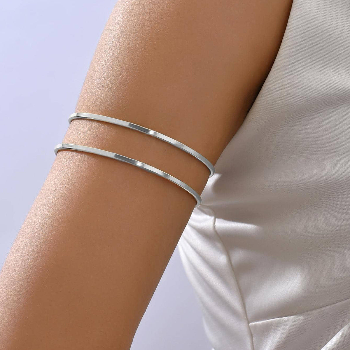 Pulsera Larga Irregular Estilo Lujoso para Mujer Brazalete Abierto Ajustable Hecho de Aleación de Zinc con Acabado Galvanizado