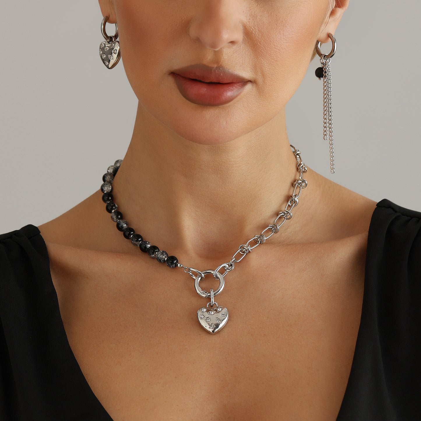 Sweet Streetwear Heart Geometric Alloy Plated Necklace with Beaded Splicing for Women