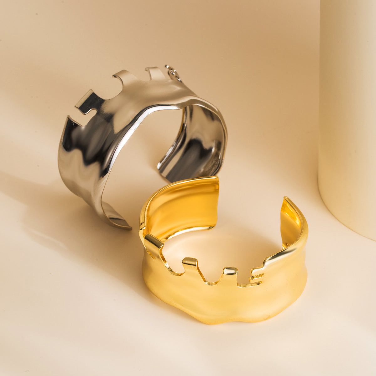 Ins Style Irregular Shape Electroplated Iron Bracelet for Women