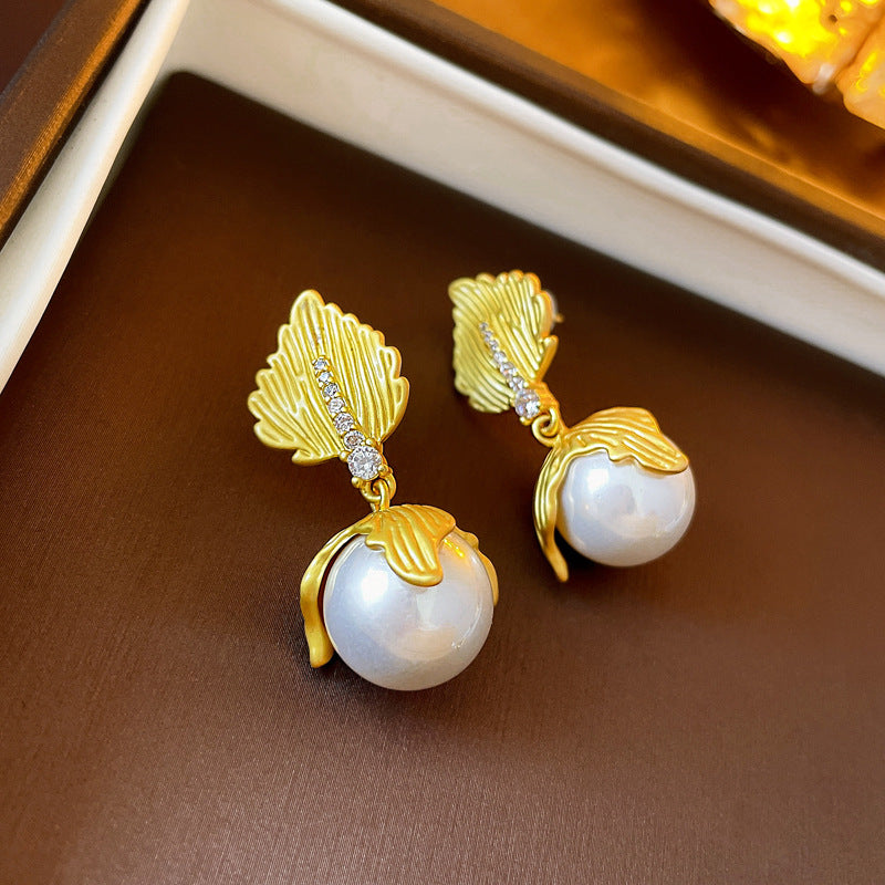 Pendientes de perlas y conchas de estilo vintage de aleación con baño de oro para mujer