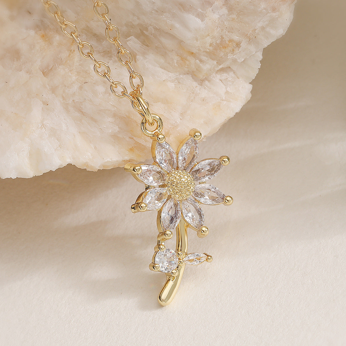Minimalist 18K Gold Plated Brass Geometric Cubic Zirconia Sunflower Pendant Necklace for Women