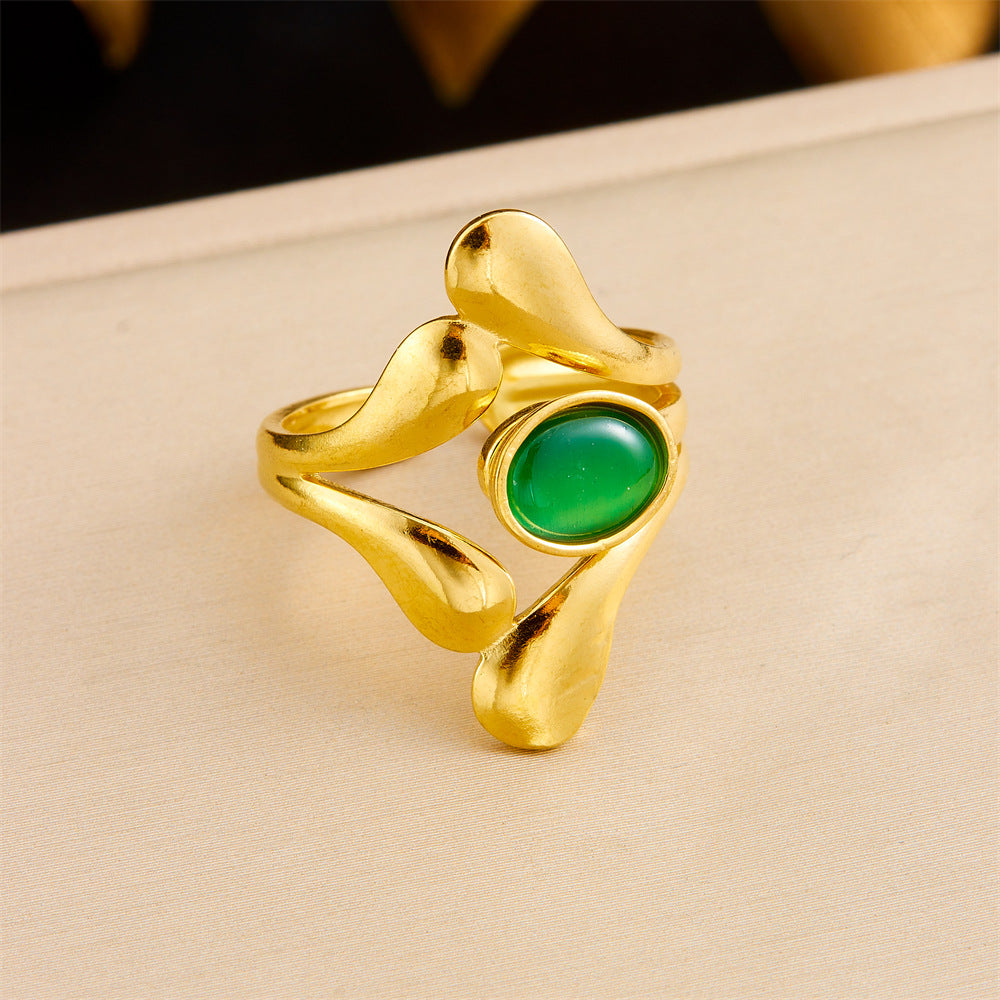 Anillo de acero inoxidable geométrico de estilo vintage con baño de oro de 18 quilates y detalle de corazón asimétrico para mujer