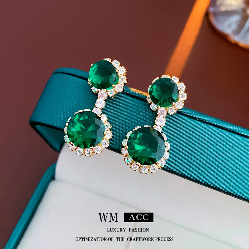 Orecchini a perno da donna con perle intarsiate e strass verdi a fantasia floreale vintage, con perni in acciaio inossidabile
