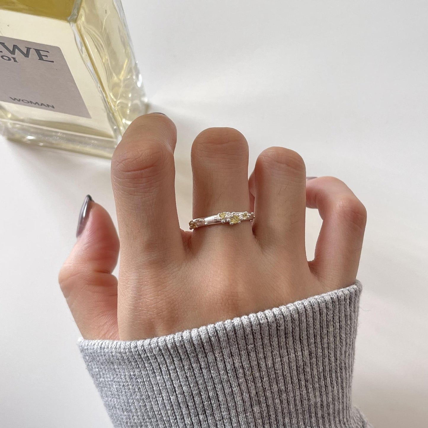 Elegante Anello Regolabile da Donna in Argento Sterling 925 a Forma di Numero Irregolare