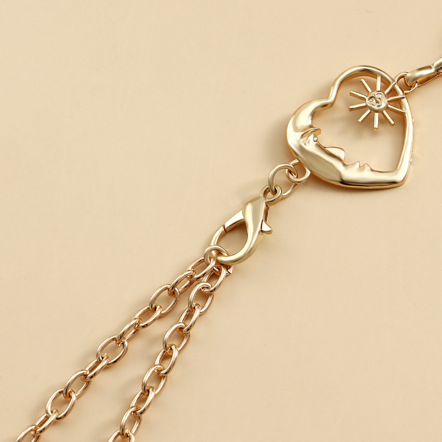 Minimalist Heart-Shaped Metal Waist Chain for Women with Punk Accents Lightweight Luxury Belt Accessory