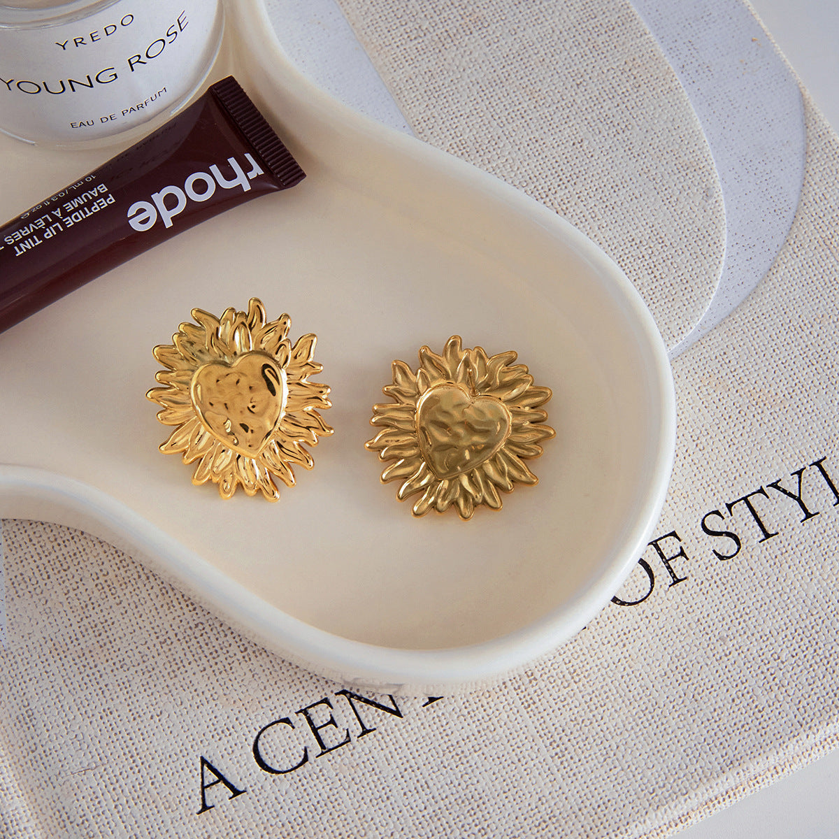 Aretes minimalistas de acero inoxidable con forma de sol y corazón, con baño de oro al vacío PVD, para mujer