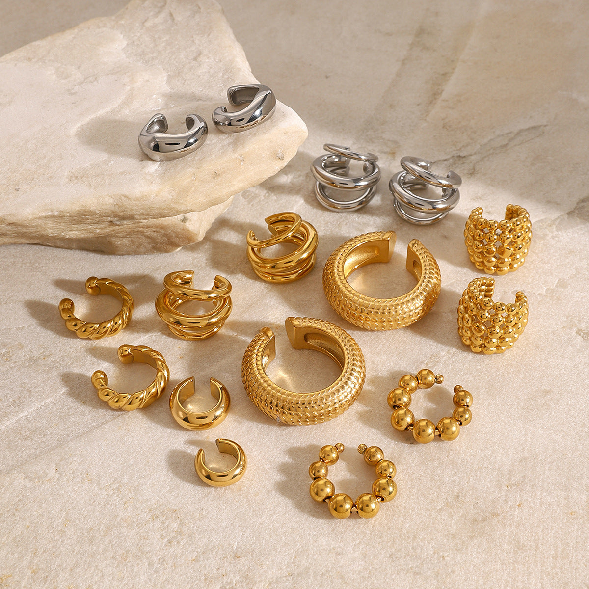 Pendientes de oreja de acero inoxidable geométricos chapados en oro para mujer, clips de oreja sin perforación en forma de U con estilo minimalista moderno