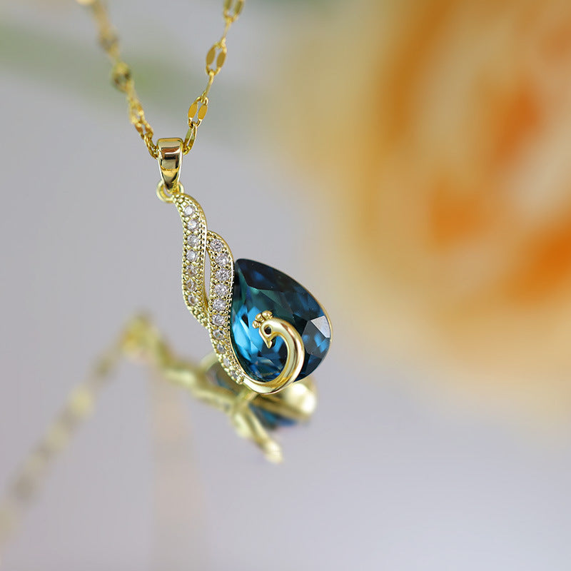 Collana Unisex in Acciaio al Titanio con Pendente a Forma di Pavone Blu e Fiori, Placcato Oro 18K