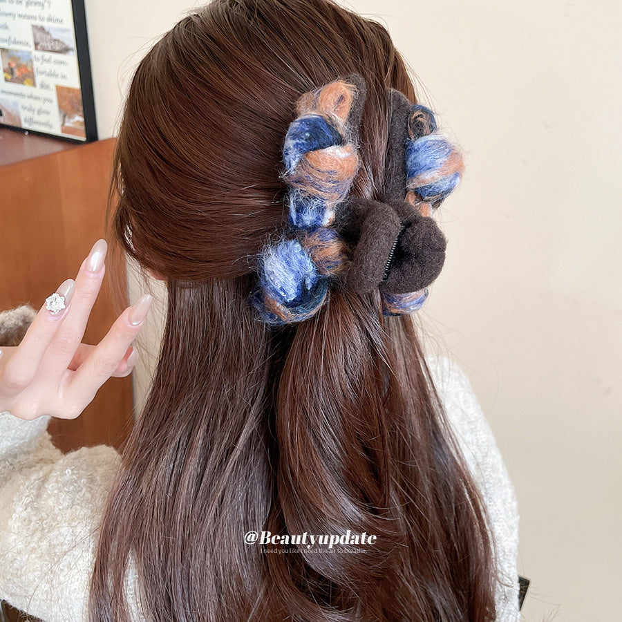 Acrylic Velvet Bow Hair Clip for Women, Retro-Style Claw Clip with Elegant Bow Design, Fashionable and Minimalist Accessory for Fall and Winter