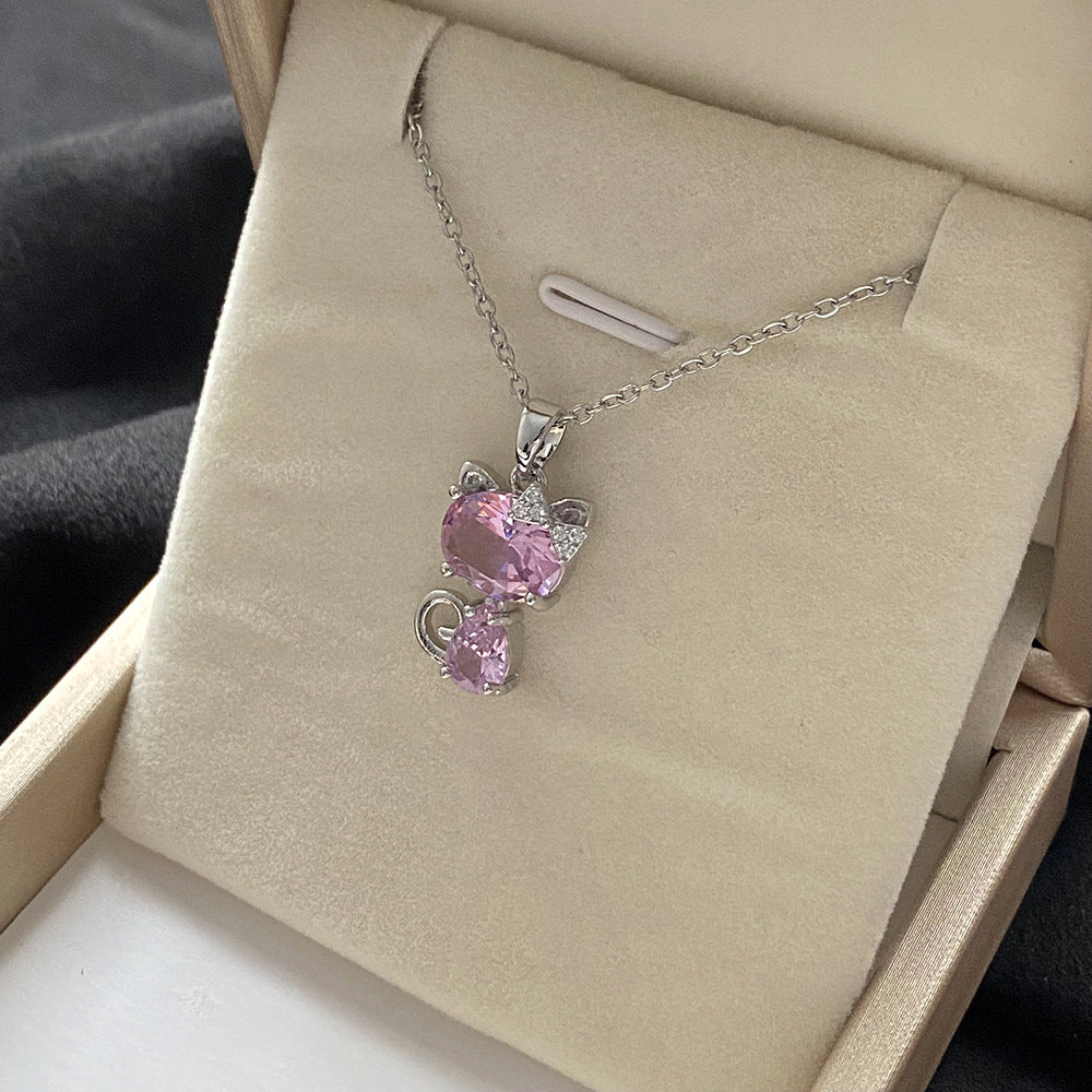 Elegante Collana con Ciondolo a Farfalla Floreale in Acciaio al Titanio, Rame Placcato e Zirconia Micro-Incastonata su Catena ad O per Uomo e Donna