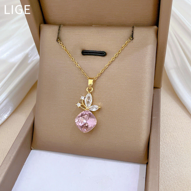 Collar con colgante de mariposa minimalista para mujer, cadena de acero inoxidable con incrustaciones de diamantes de imitación, estilo natural