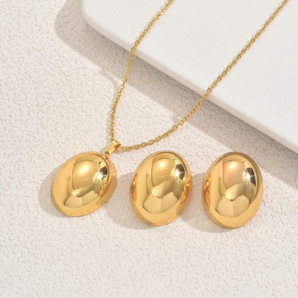 Set collana con ciondolo in metallo ovale e cerchio geometrico con orecchini da donna, lega con finitura galvanica