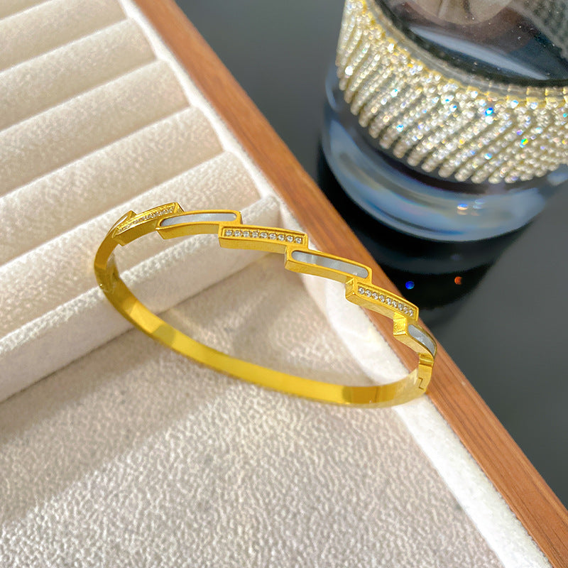 Minimalist Luxury Geometric Hollow Mother of Pearl Rhinestone Plated Titanium Steel Bracelet for Women