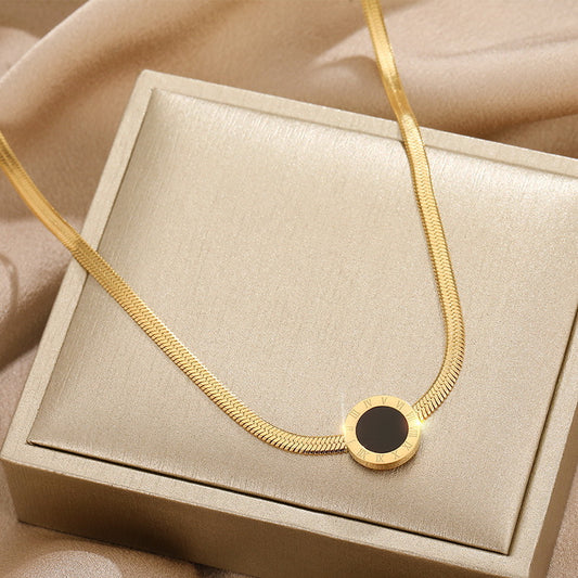 Collar minimalista de cadena de serpiente de acero de titanio geométrico con colgante de números romanos para mujer