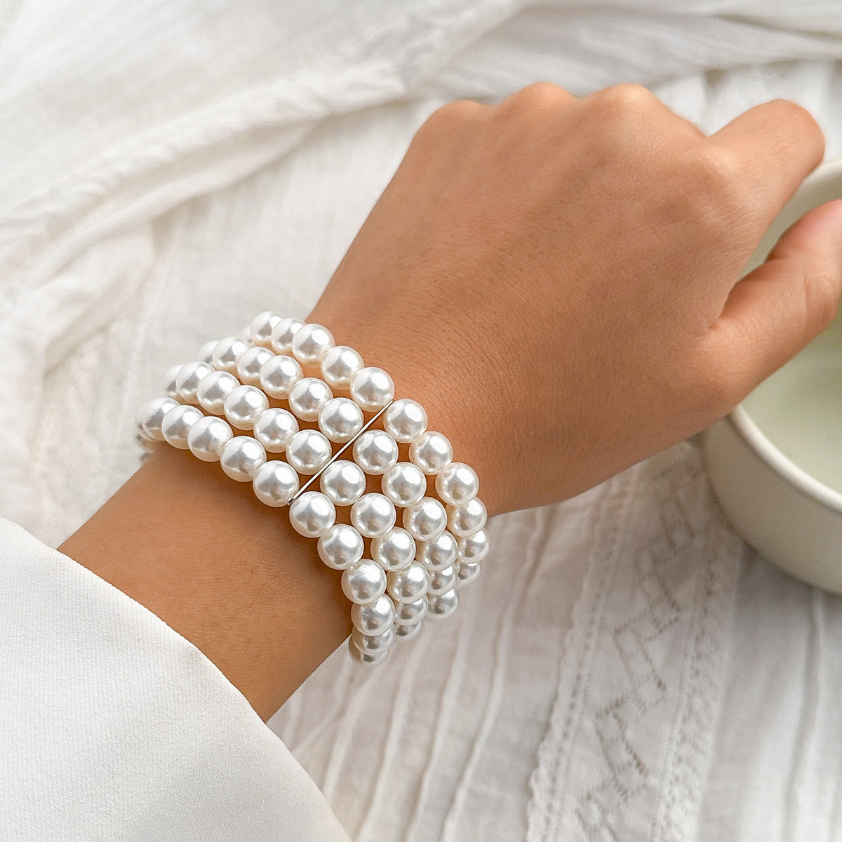 French Vintage Style Heart-Shaped Multi-Layer Imitation Pearl Necklace with Rhinestone Accents and Pearl Chain for Women