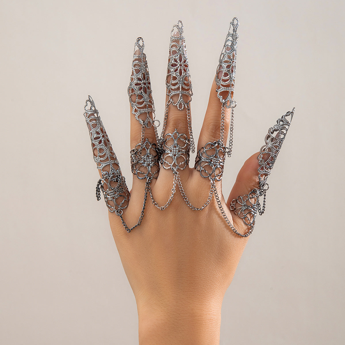 Anello geometrico a corona vuota vintage punk da donna in lega placcata con catena e motivo a rete asimmetrico
