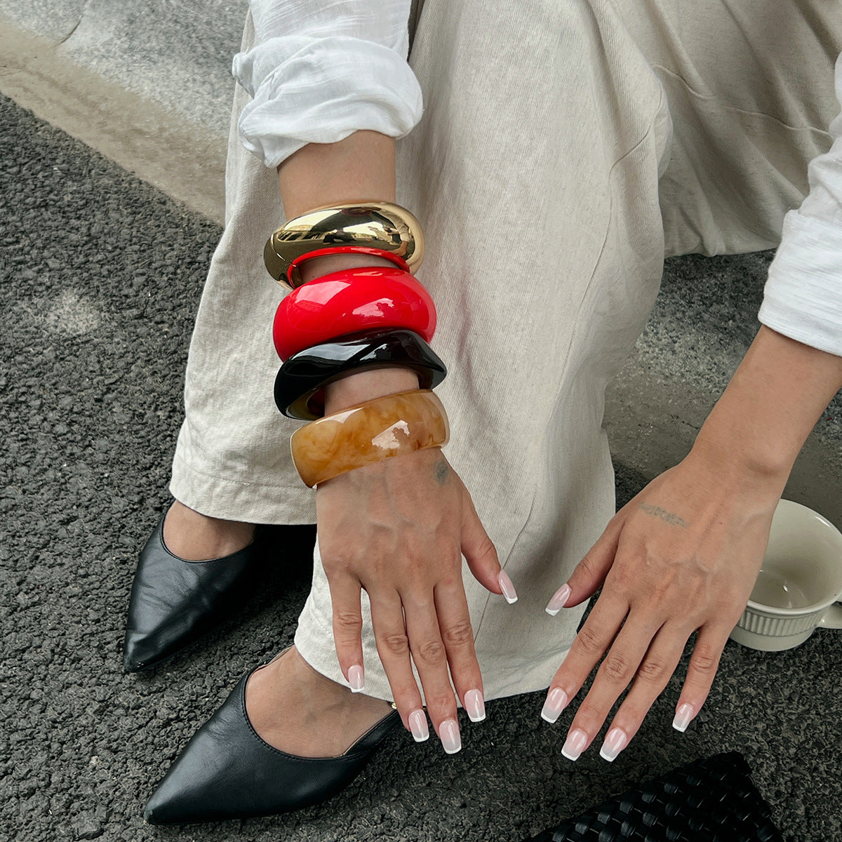 Bold Geometric Retro Caramel-Tone Alloy Bracelet with Plated Finish for Women
