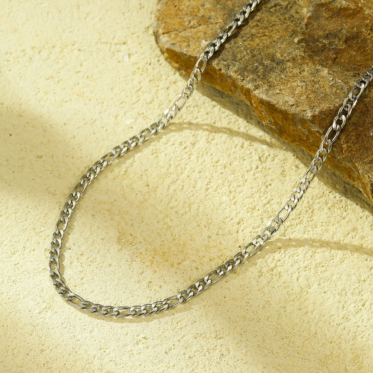 Collar con Colgante de Acero Inoxidable Estilo Hip Hop Minimalista con Baño de Oro de 18K para Mujer, Diseño de Cadena a la Clavícula