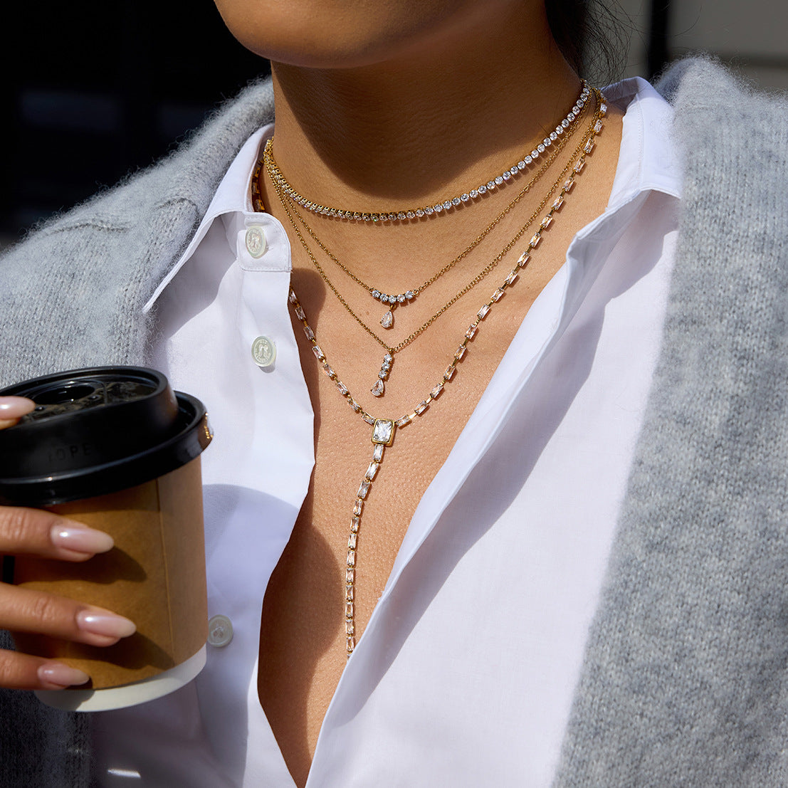 Collana in Acciaio Inox Dorato a Ventaglio Geometrico con Zirconi, Catena Pendente in Acciaio Inossidabile Placcato Oro Sottovuoto PVD da Donna