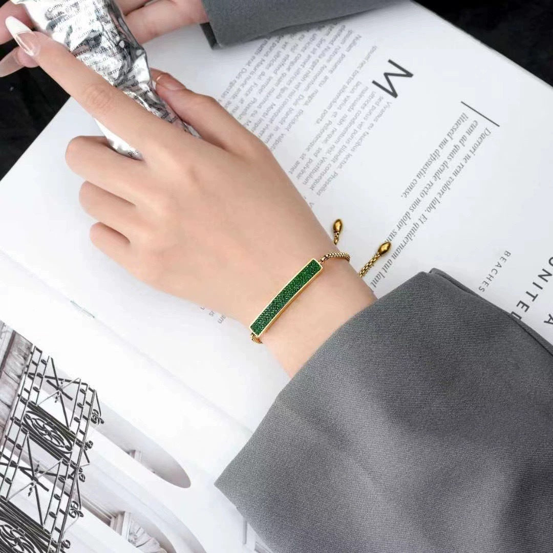 Bracciale da donna in acciaio al titanio con catena a tirante, design geometrico minimalista e finitura placcata, lusso elegante