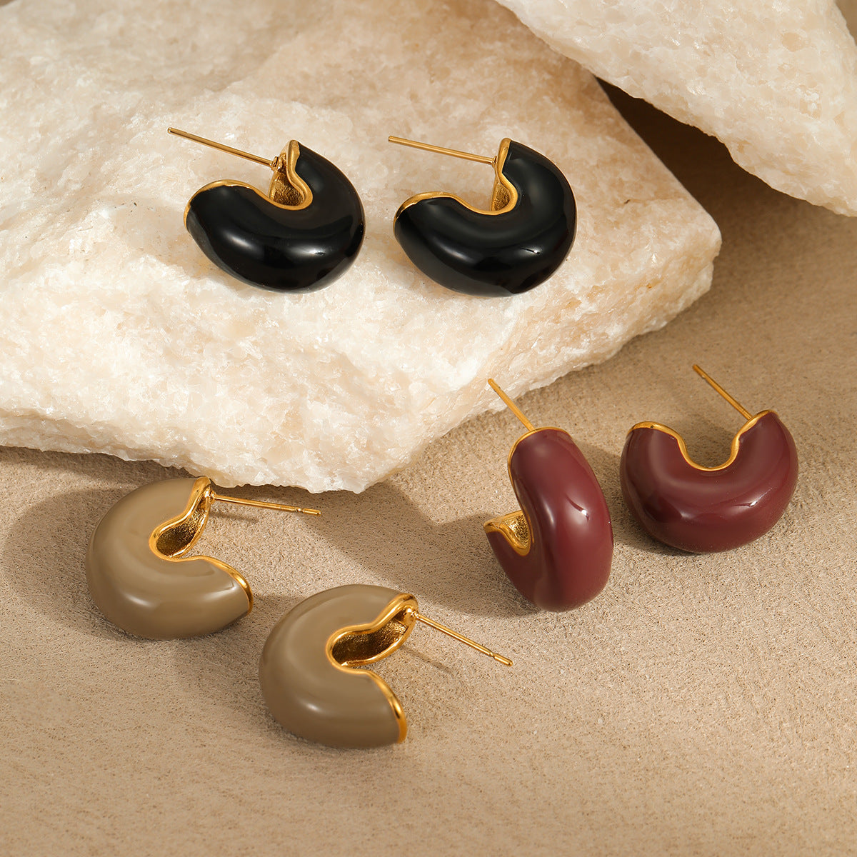 Pendientes minimalistas de acero inoxidable geométricos en forma de U con acabado chapado para mujer