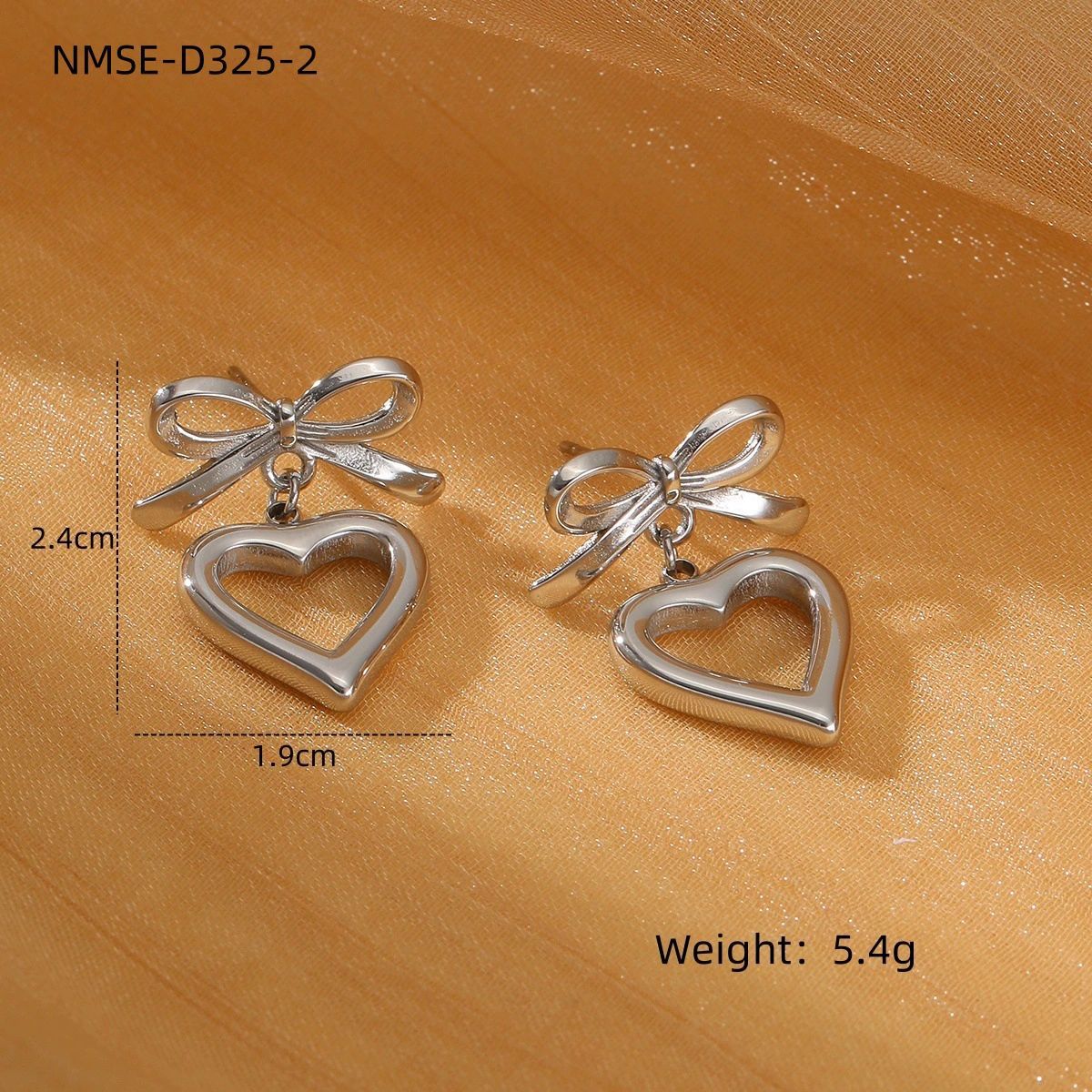 Orecchini a perno da donna in acciaio inossidabile a forma di cuore, minimalisti ed eleganti, con finitura placcata