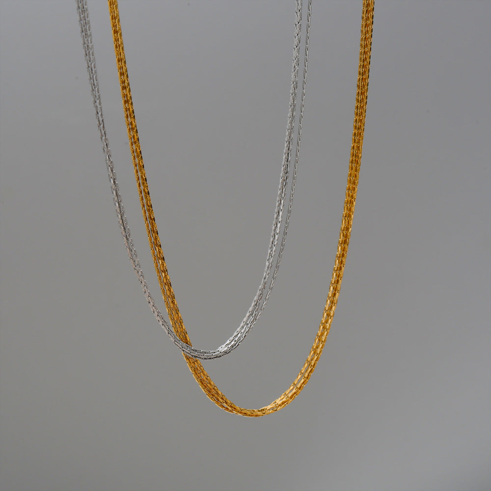 Collar minimalista de acero de titanio con diseño geométrico francés y cadena de serpiente para mujer