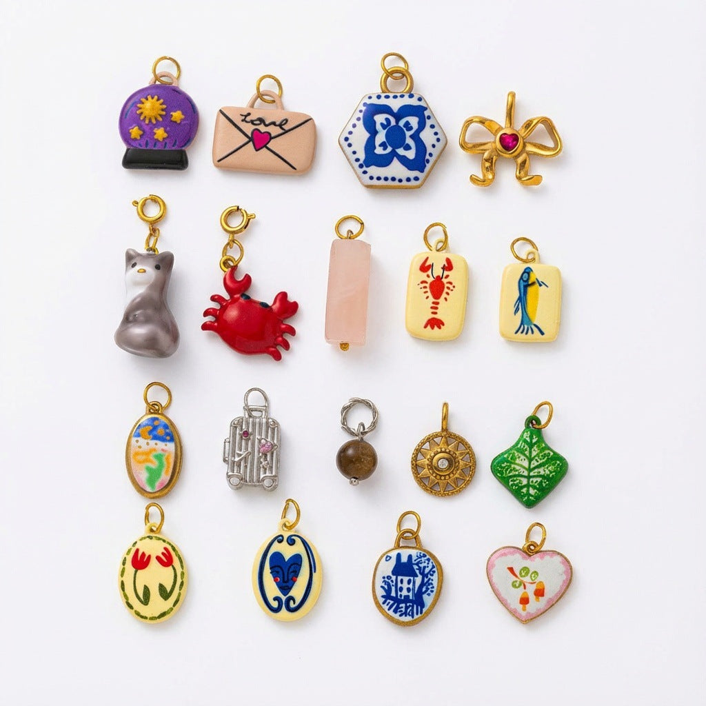 Luxury Business Floral Pattern Brass PVD Plated Charm Bar with Cable Chain