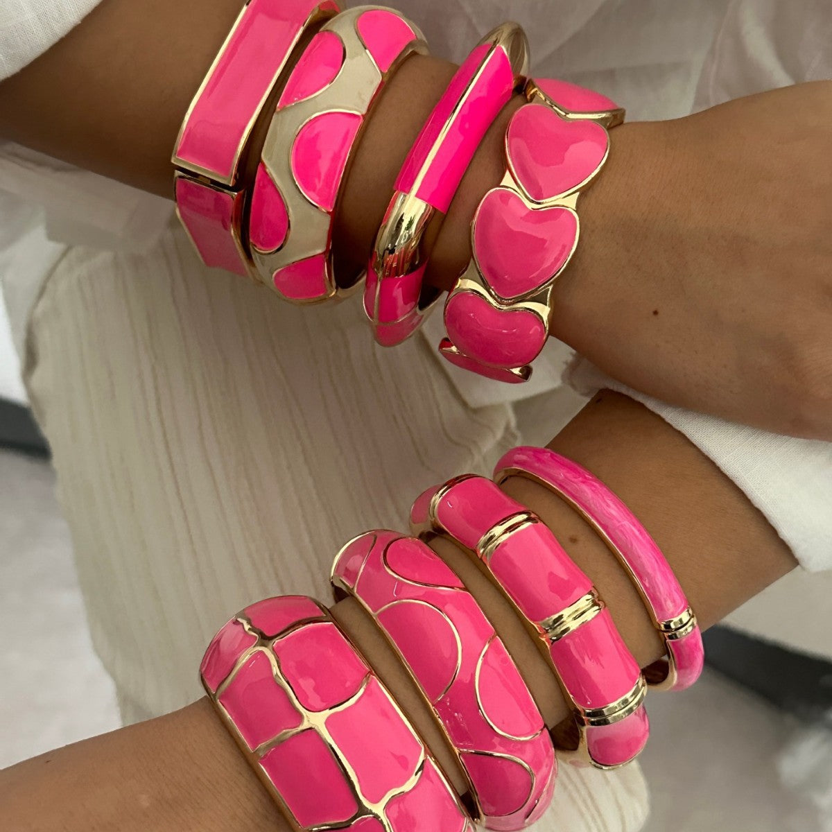 Pulsera redonda geométrica de aleación chapada en esmalte rosa, de lujo para negocios