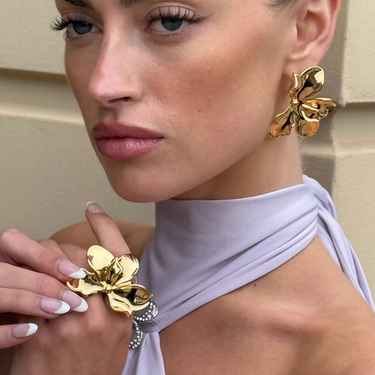Pendientes Elegantes de Acero Inoxidable con Diseño Floral Geométrico y Acabado Chapado para Mujer