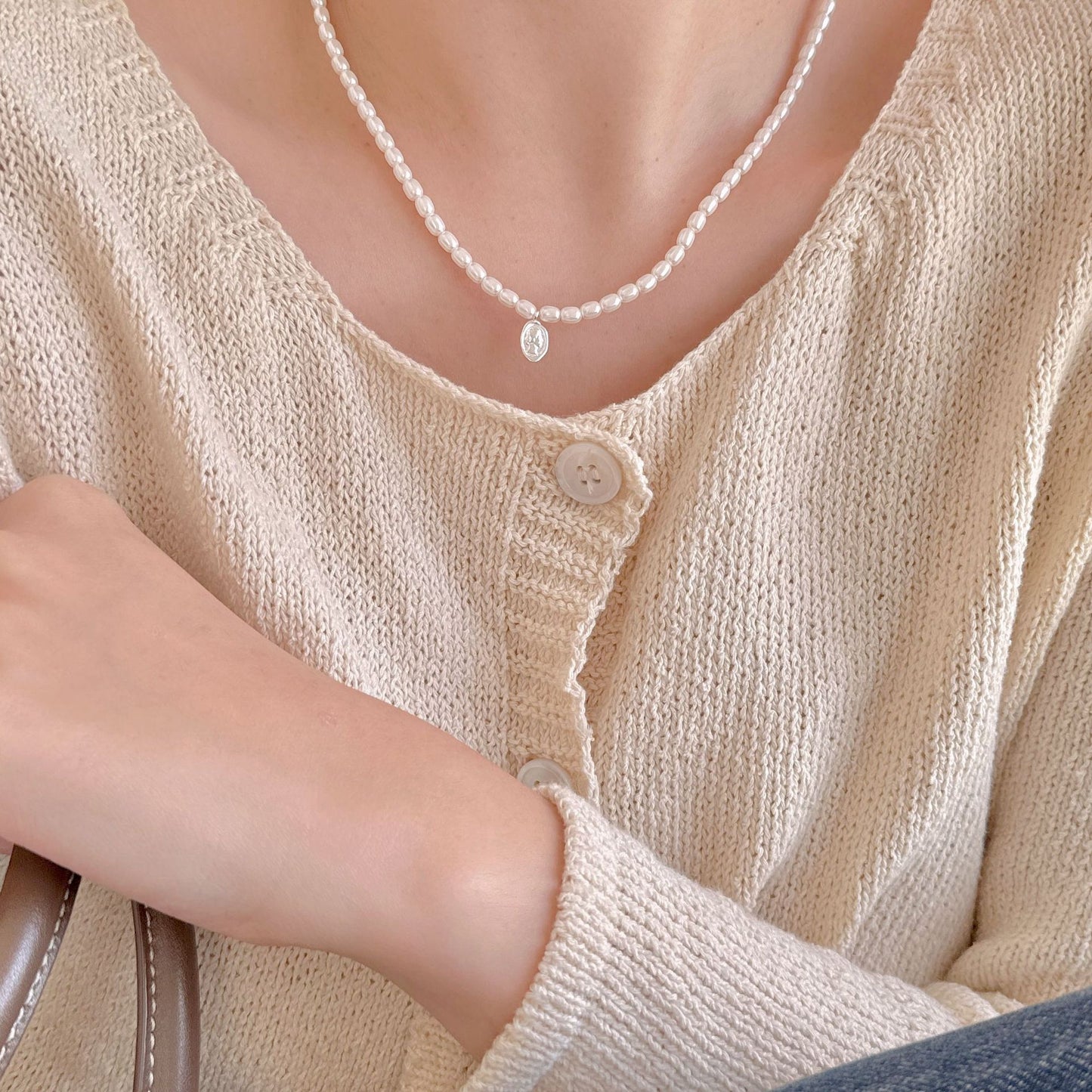 Collana pendente con perla tessuta e cristalli a forma di regina, in argento sterling 925, motivo geometrico, dolce e naturale