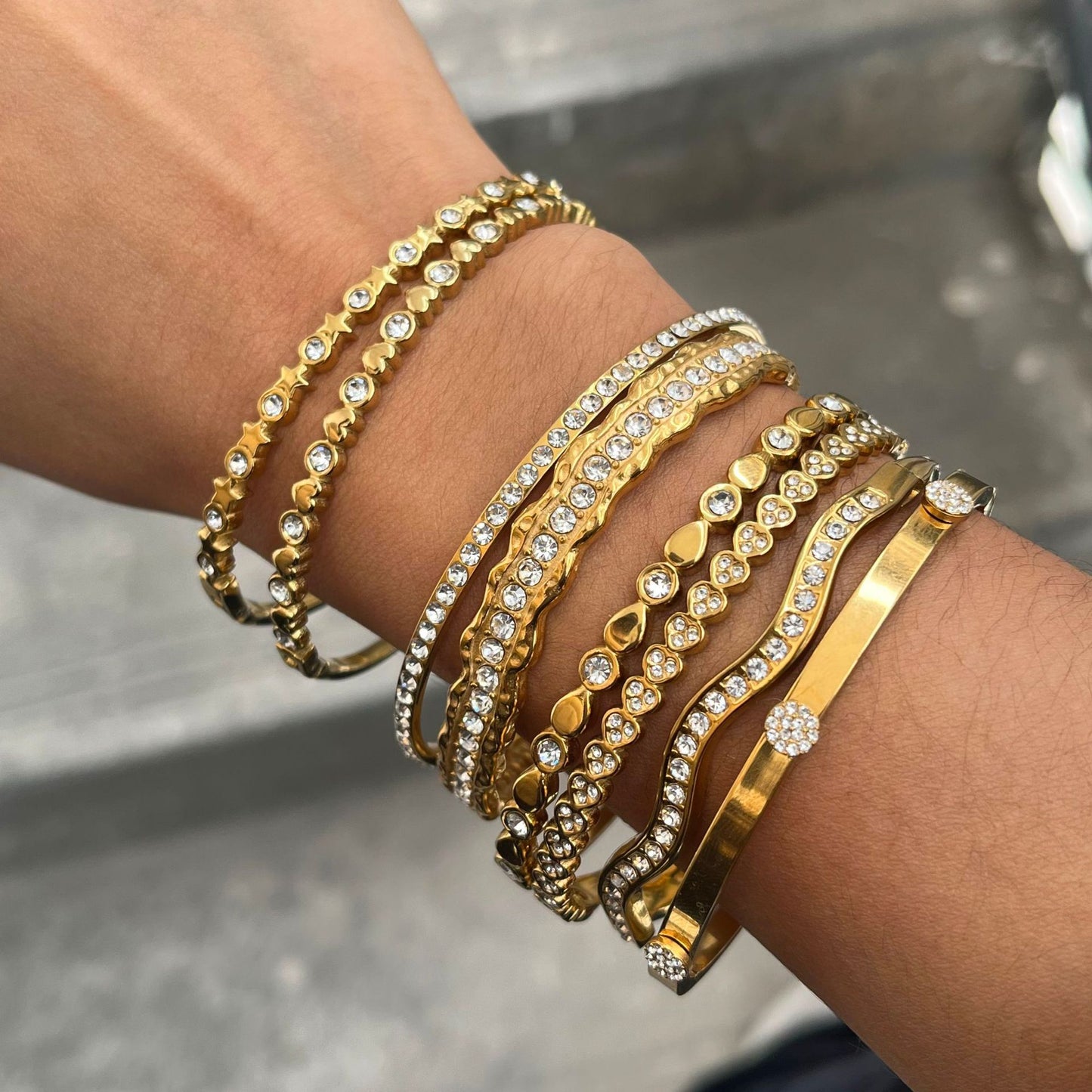 Bracciale di lusso in acciaio inossidabile con strass intarsiati a forma di cuore, braccialetto placcato ipoallergenico da donna