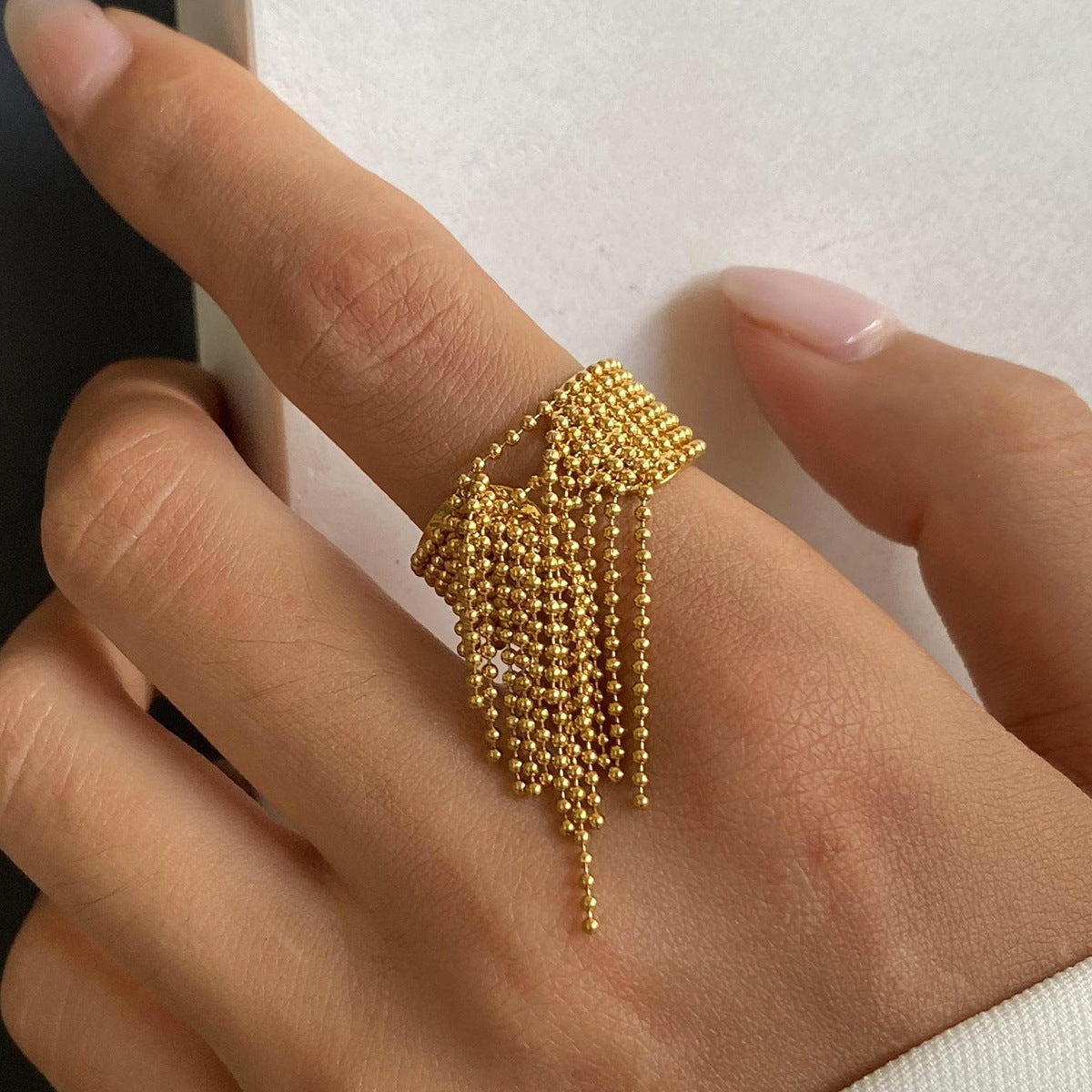 Anello in acciaio inossidabile a U stile vacanza con finitura placcata da donna