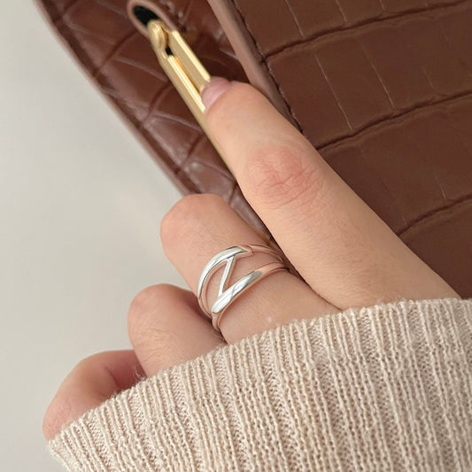 Anello da donna in argento sterling 925 con design geometrico e minimalista a linee